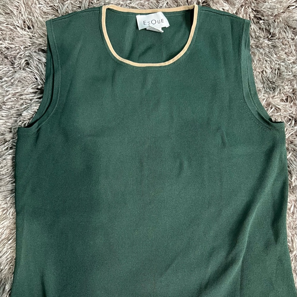 ESQUE SLEEVELESS TOP